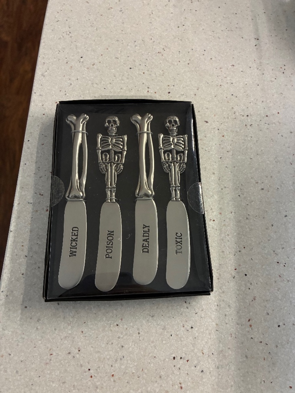Spooky Halloween skeleton butter knives set of 4